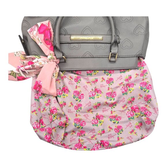 Betsey Johnson Y2K Gray Heart Embossed Handbag Pink Floral Scarf Crossbody Strap - Picture 10 of 16